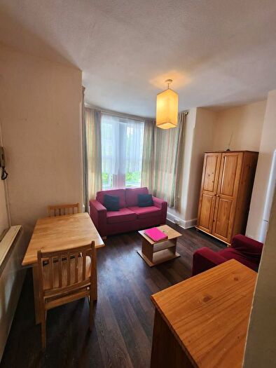 1 Bedroom Flat To Rent In Seymour Gardens, Ilford, IG1