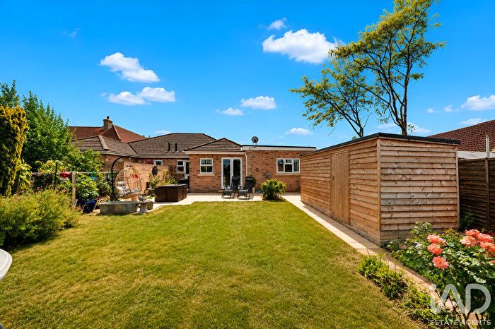 4 Bedroom Semi-Detached Bungalow For Sale In Main Street, Witchford, Cambridgeshire, CB6