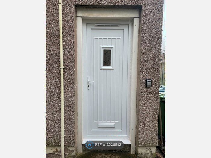 3 Bedroom Flat To Rent In Castlemilk Road, Glasgow, G44