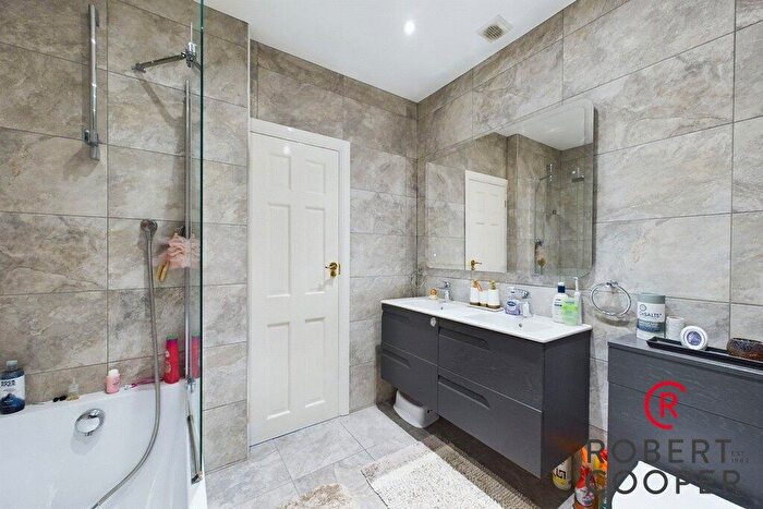 6 Bedroom Detached House To Rent In East Towers, Pinner, HA5