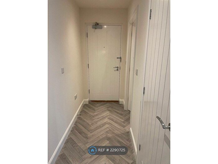 1 Bedroom Flat To Rent In Barnsley, Barnsley, S71