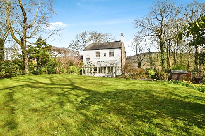 3 Bedroom Semi-Detached House For Sale In Strines Road, Strines, Stockport, SK6