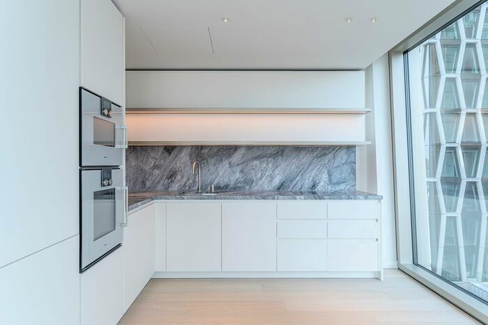 2 Bedroom Flat To Rent In The Broadway, Westminster, SW1H