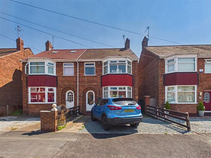 3 Bedroom End Of Terrace House For Sale In Ulverston Road, Hull, HU4