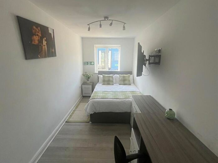 6 Bedroom House To Rent In Fletcher Road, Nottingham, NG9