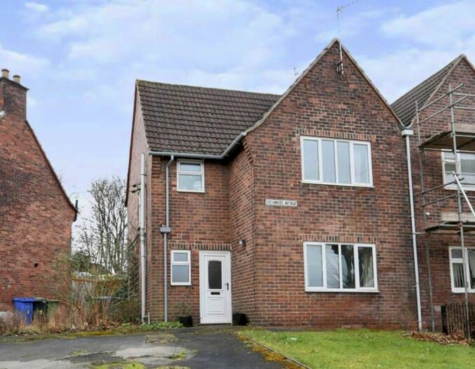3 Bedroom Semi-Detached House To Rent In Sycamore Avenue, Boythorpe, Chesterfield, Derbyshire, S40