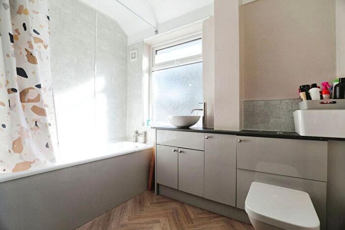 2 Bedroom Terraced House For Sale In Burlington Avenue, York, YO10