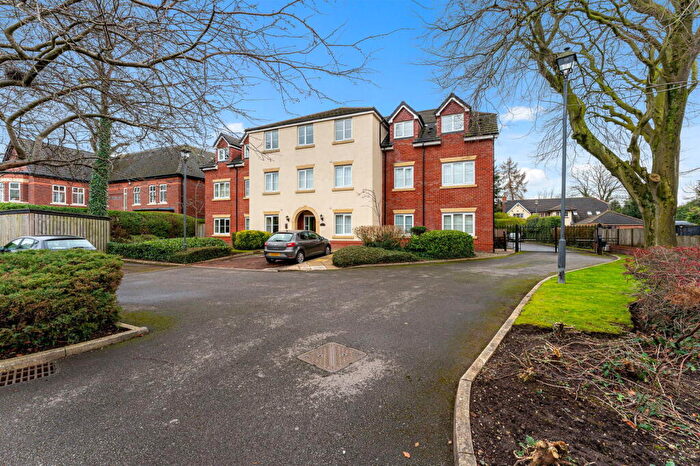 2 Bedroom Apartment For Sale In Saxon Court, Sale, M33