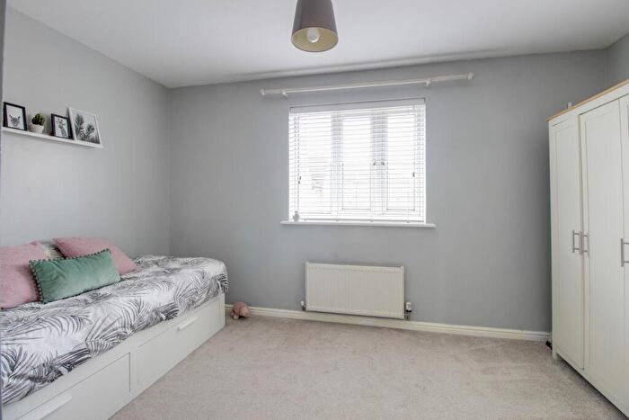 2 Bedroom Terraced House For Sale In Bushell Close, Leighton Buzzard, Bedfordshire, LU7