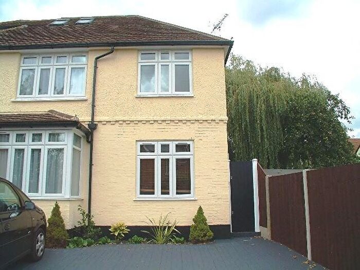 Studio To Rent In Bedroom Studio St Floor In Farnborough, GU14