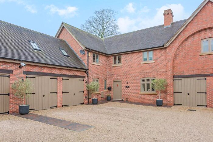 4 Bedroom Barn Conversion For Sale In Overseal Manor Stables, Hallcroft Avenue, Overseal, DE12
