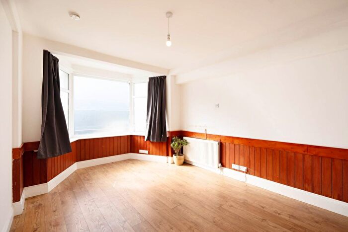 5 Bedroom Semi-Detached House To Rent In Epsom Road, Sutton, SM3