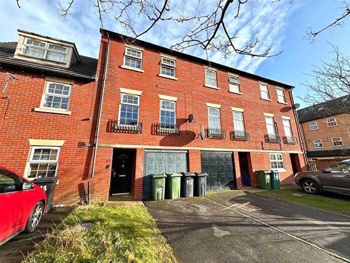 5 Bedroom Town House For Sale In Broomer Street, Dewsbury, West Yorkshire, WF13