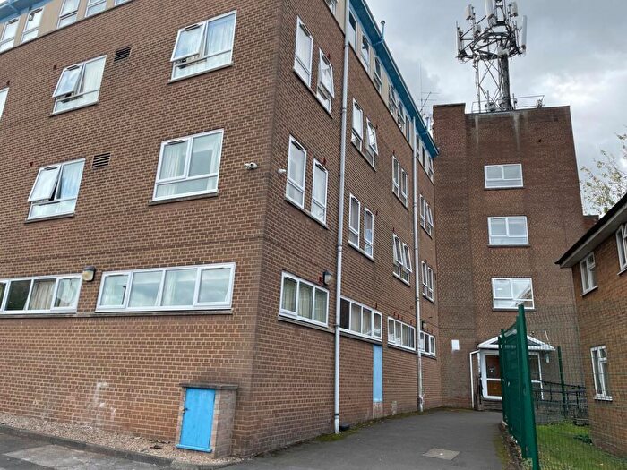 Flat To Rent In Bridge Road, Birmingham, B8