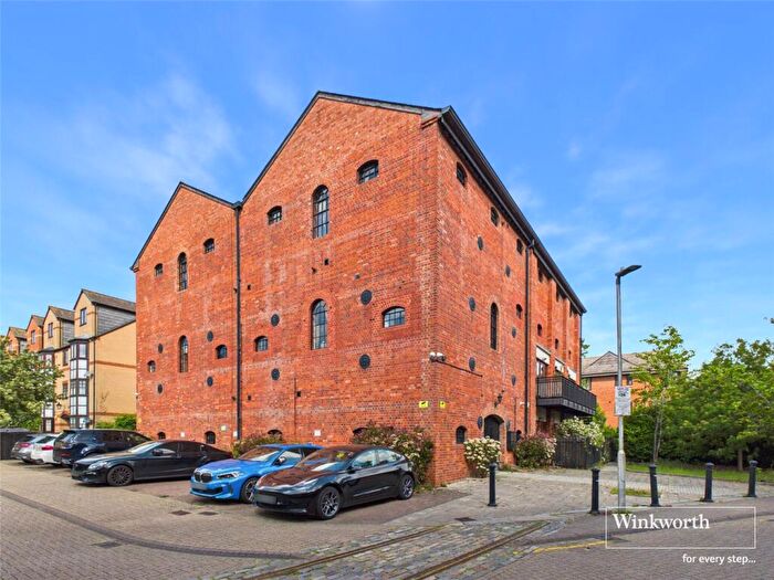 2 Bedroom Apartment For Sale In Simmonds Malthouse, Fobney Street, Reading, Berkshire, RG1