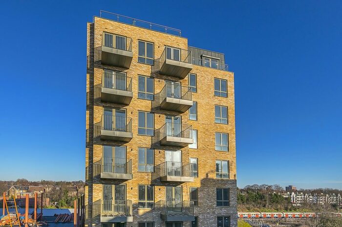 2 Bedroom Flat To Rent In The Mall, London, W5