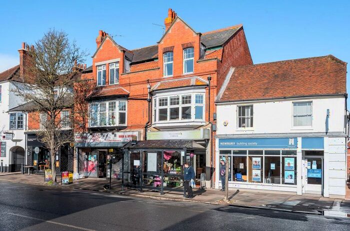 3 Bedroom Maisonette To Rent In Broad Street, Wokingham, Berkshire, RG40
