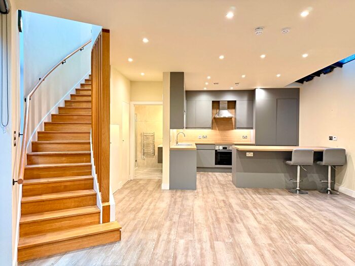 2 Bedroom Semi Detached House To Rent In Pemberton Gardens, Archway, London, N19