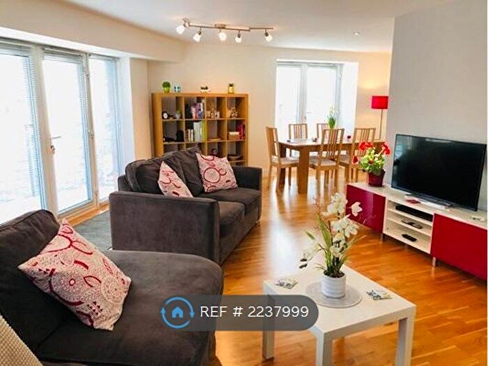 2 Bedroom Flat To Rent In Cables Wynd, Edinburgh, EH6