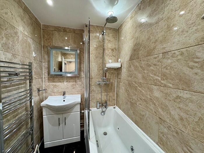 4 Bedroom House To Rent In Corona Road, Lee, SE12