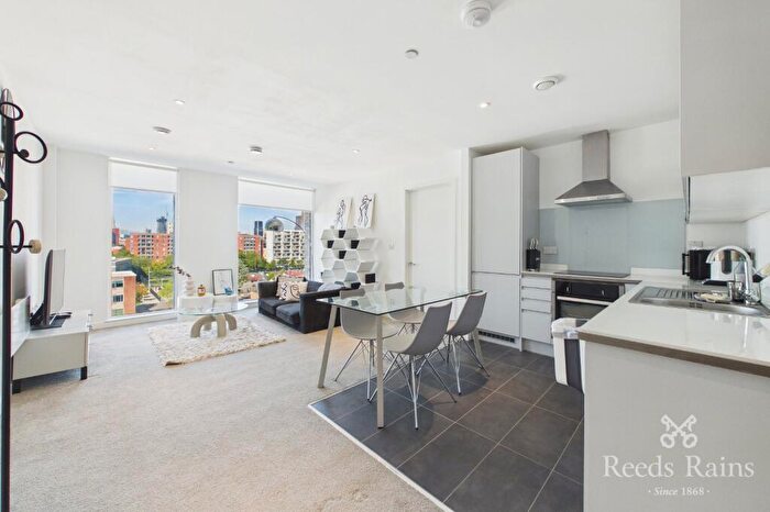 2 Bedroom Apartment For Sale In Boundary Lane, Manchester, M15