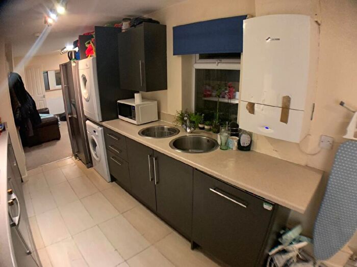 6 Bedroom House To Rent In Heeley Road (D), Selly Oak, Birmingham, West Midlands, B29