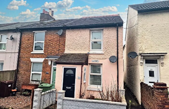 2 Bedroom End Of Terrace House For Sale In Peel Street, Maidstone, Kent, ME14