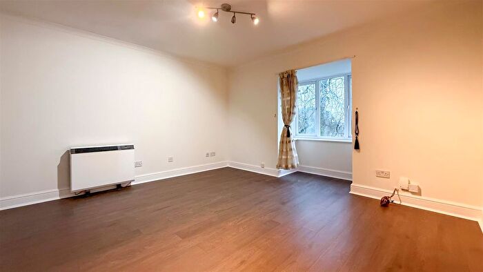 Studio To Rent In Acorn Grove, Harlington, UB3