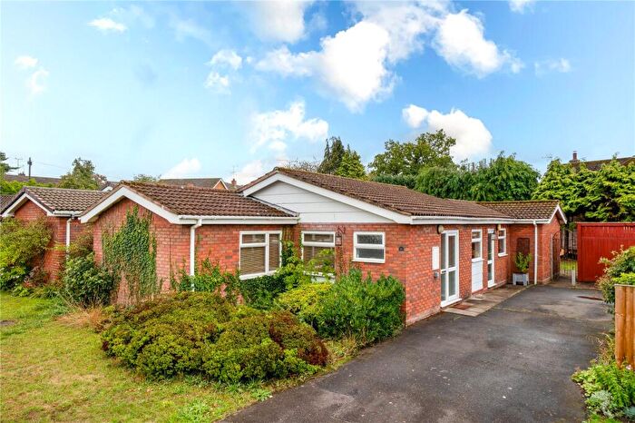 3 Bedroom Bungalow For Sale In Heightington Place, Stourport-on-Severn, Worcestershire, DY13
