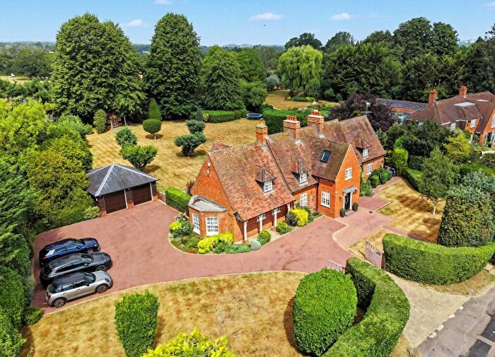 5 Bedroom Detached House For Sale In Deards End Lane, Knebworth, Hertfordshire, SG3