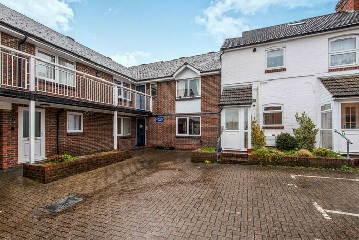 1 Bedroom Apartment To Rent In Park Road, Guildford, GU1