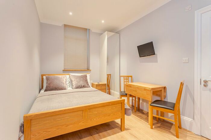 Studio To Rent In Cleveland Gardens, London, W2