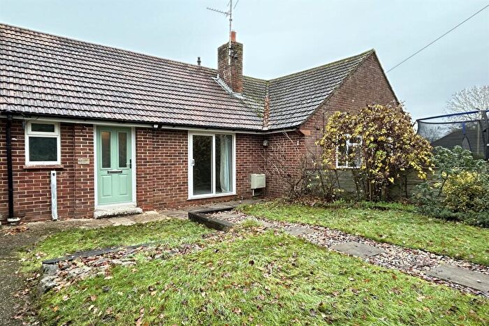 1 Bedroom Bungalow To Rent In Sherfield-On-Loddon, Hampshire, RG27