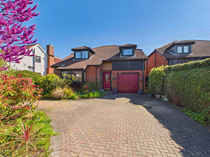 4 Bedroom Detached House For Sale In Locks Road, Locks Heath, SO31