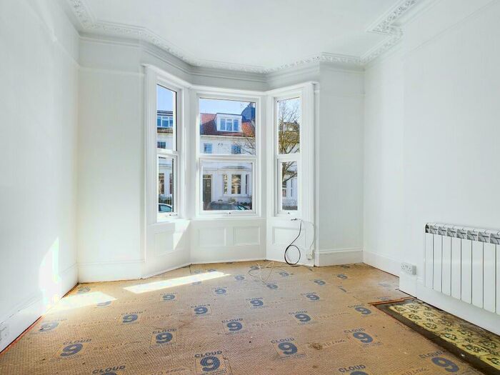 1 Bedroom Flat To Rent In Shaftesbury Road, BN1