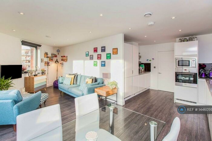 2 Bedroom Flat To Rent In Essex Wharf, London, E5