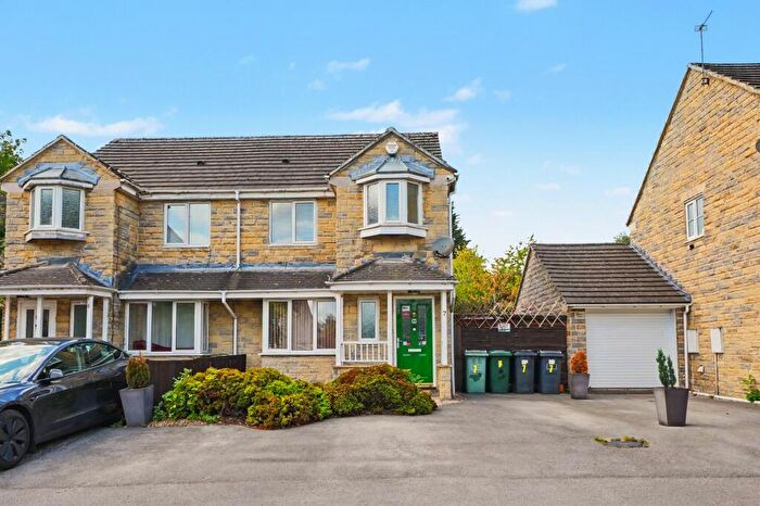 3 Bedroom Semi Detached House For Sale In Middlemost Close, Birkby, Huddersfield, HD2