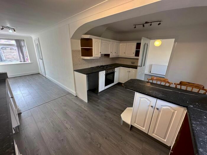 3 Bedroom Semi-Detached House To Rent In Valerie Close, Fazakerley, Liverpool, L10