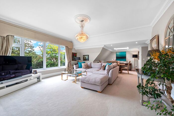 4 Bedroom Flat To Rent In Marryat Road, London, SW19