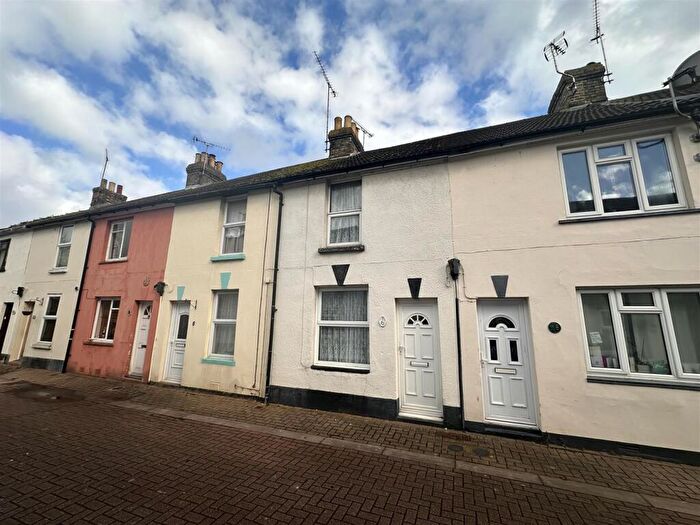 2 Bedroom Terraced House To Rent In Castle Street, Wouldham, ME1