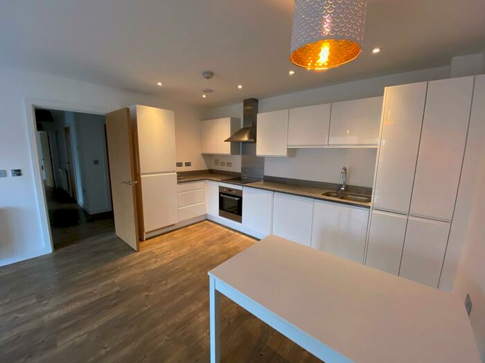 3 Bedroom Apartment To Rent In Pennant House, Cross Street, Portsmouth, PO1