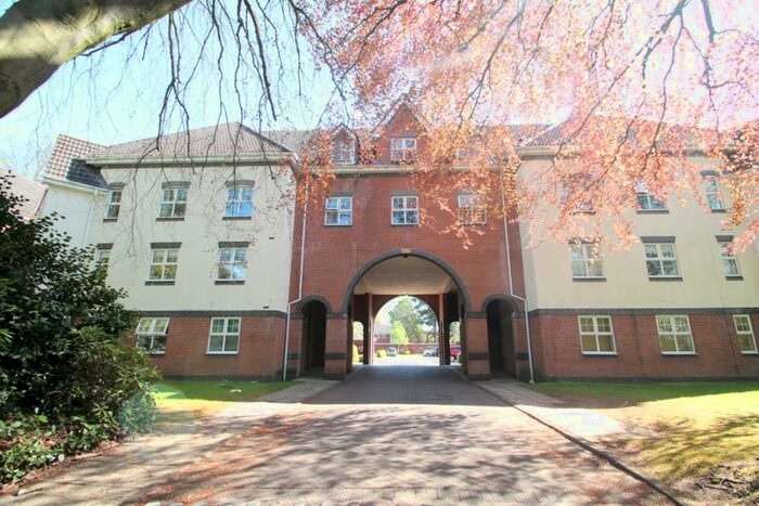 2 Bedroom Flat To Rent In Brooklands Road, Sale, M33