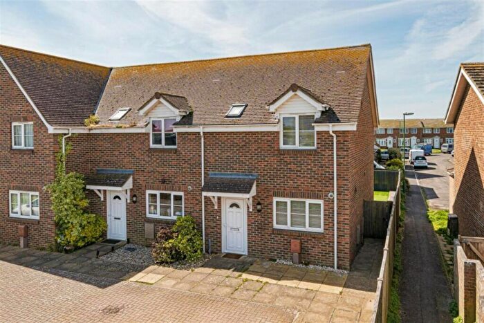 3 Bedroom End Of Terrace House To Rent In East Wittering, Chichester, PO20