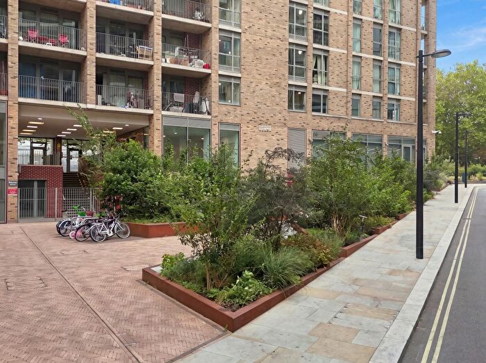 1 Bedroom Flat For Sale In York Way, London, N1C