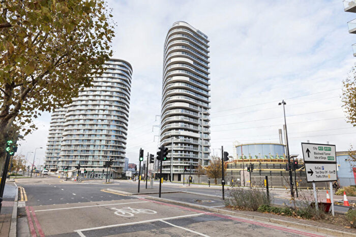 2 Bedroom Flat To Rent In Gateway Tower, Royal Victoria, E16