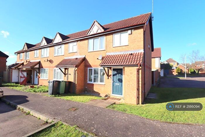 3 Bedroom End Of Terrace House To Rent In Chalkdown, Luton, LU2