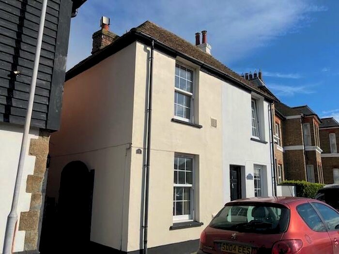 2 Bedroom Semi-Detached House To Rent In Rampart Road, Hythe, CT21