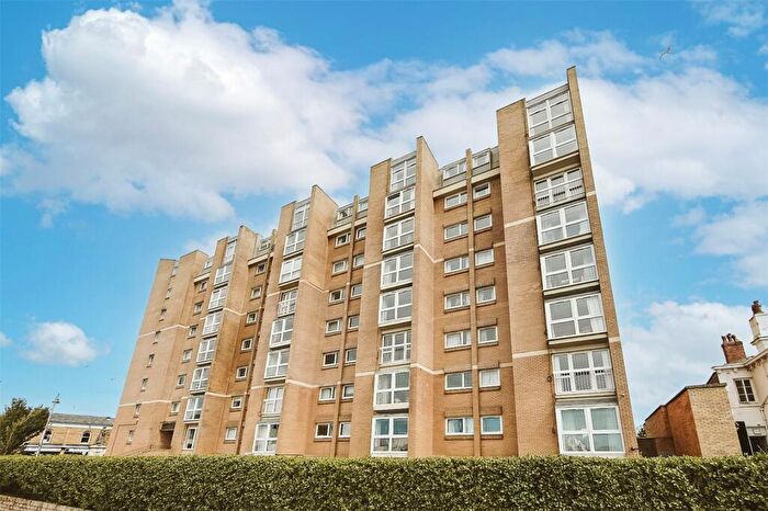 2 Bedroom Apartment For Sale In Promenade, Southport, Merseyside, PR8