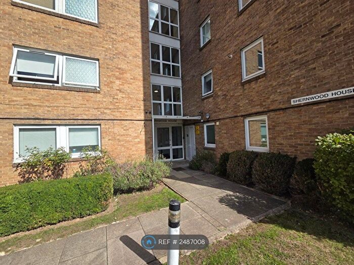 2 Bedroom Flat To Rent In Hermitage Walk, London, E18