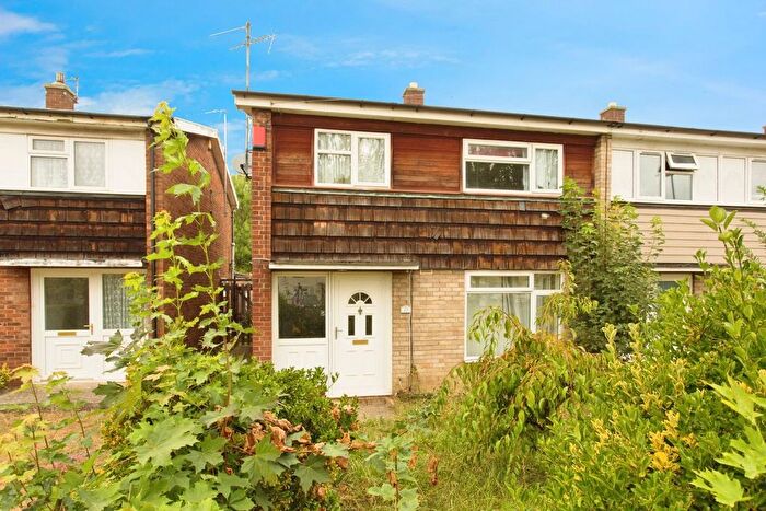 3 Bedroom Semi Detached House For Sale In Campkin Road, Cambridge, Cambridgeshire, CB4